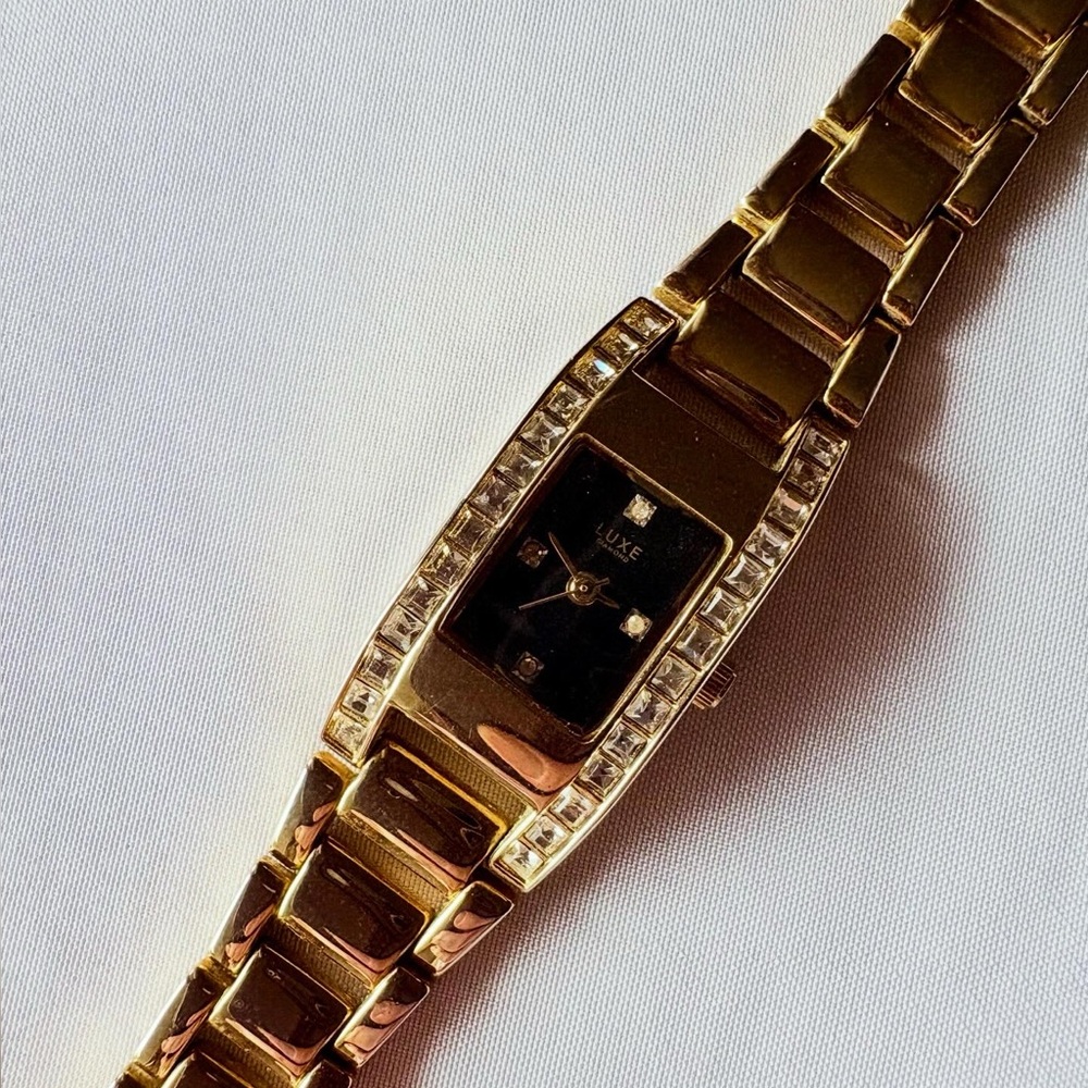 Luxe Gold and Black Women's Watch with Crystal Accents